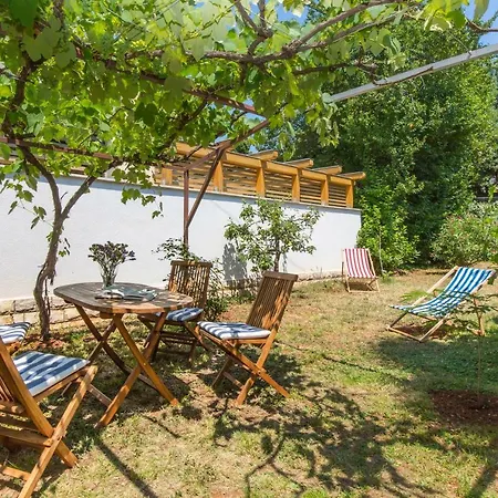 Casa Flora 3-Minutes' Walk From The Beach Novigrad (Istria) Exterior photo