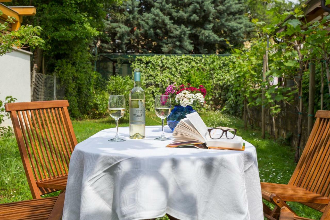 Casa Flora 3-minutes' Walk From The Holiday home Novigrad (Istria)