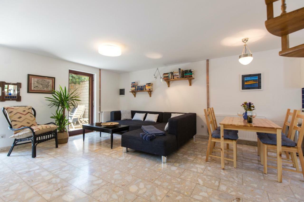 Casa Flora 3-minutes' Walk From The * Novigrad (Istria)