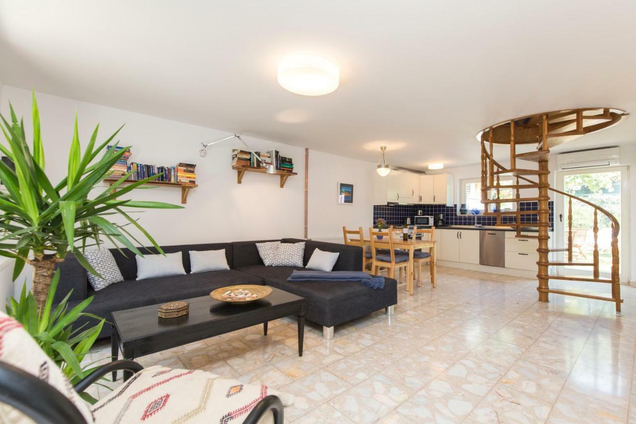 Casa Flora 3-minutes' Walk From The Holiday home Novigrad (Istria)